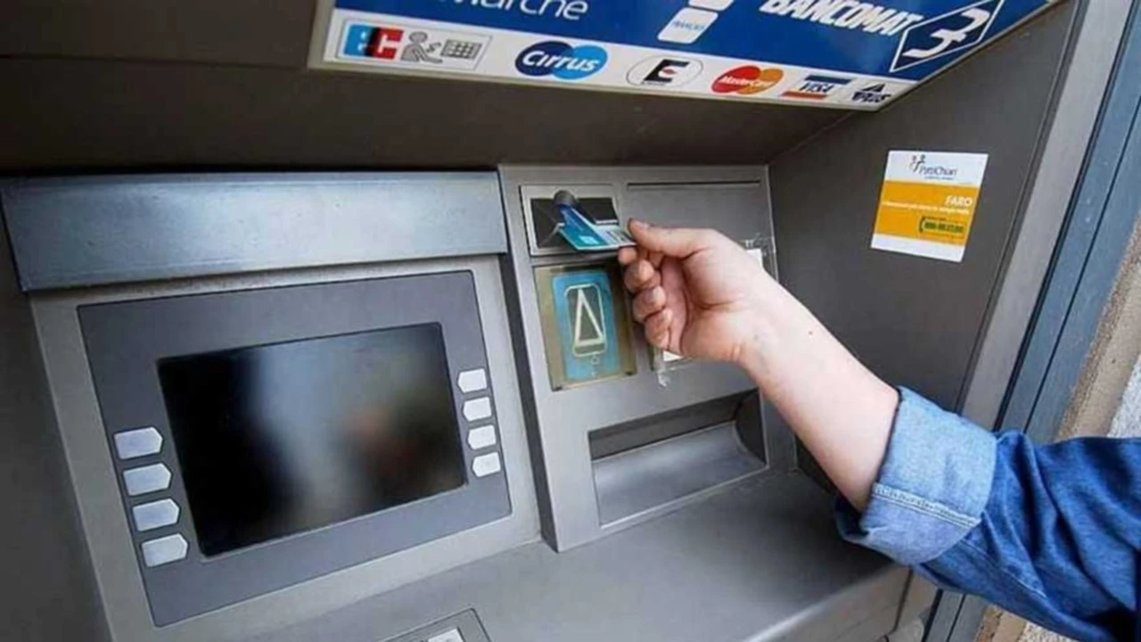 Cashback bancomat 2025: chi può aderire e come funziona Cashback bancomat 2025: chi può aderire e come funziona