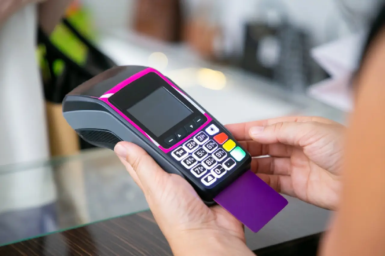 Nuove norme sul POS obbligatorio: chi è escluso e chi no Nuove norme sul POS obbligatorio: chi è escluso e chi no