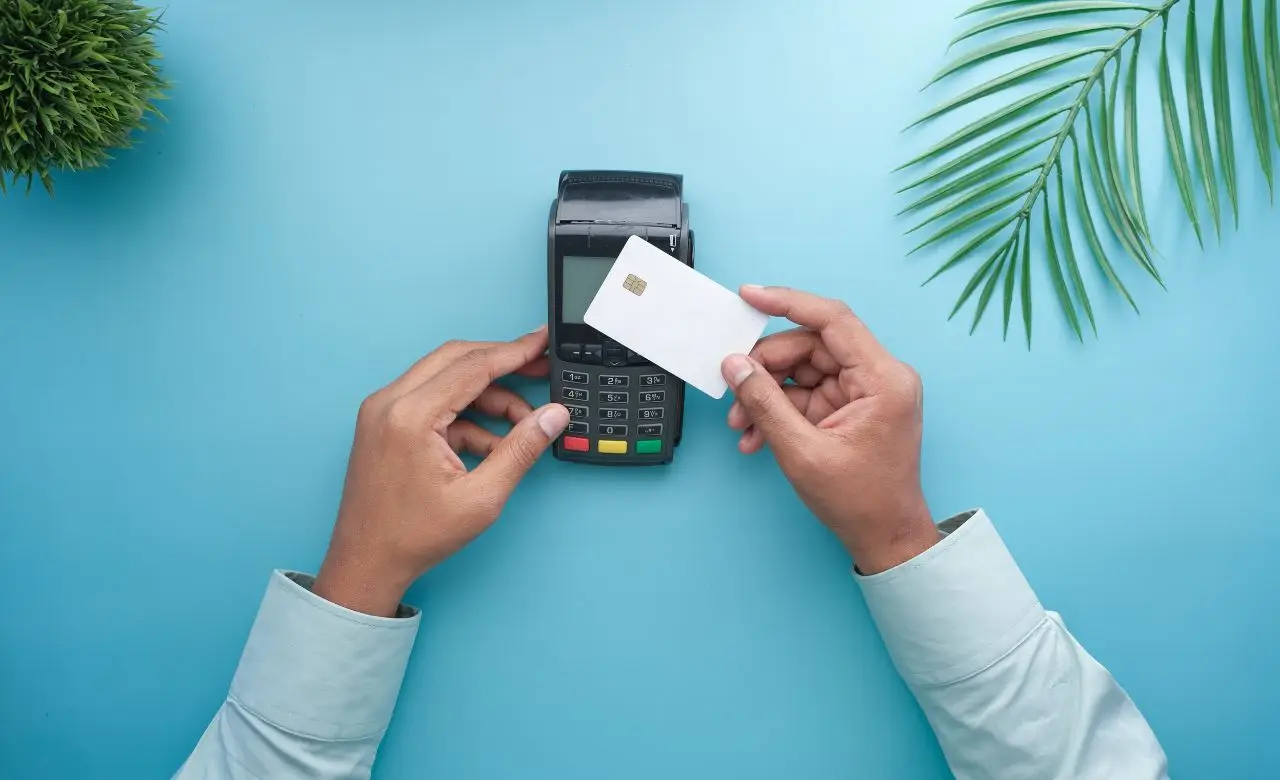 Nuove norme sul POS obbligatorio: chi è escluso e chi no SP - POS con simbolo legge e commercianti