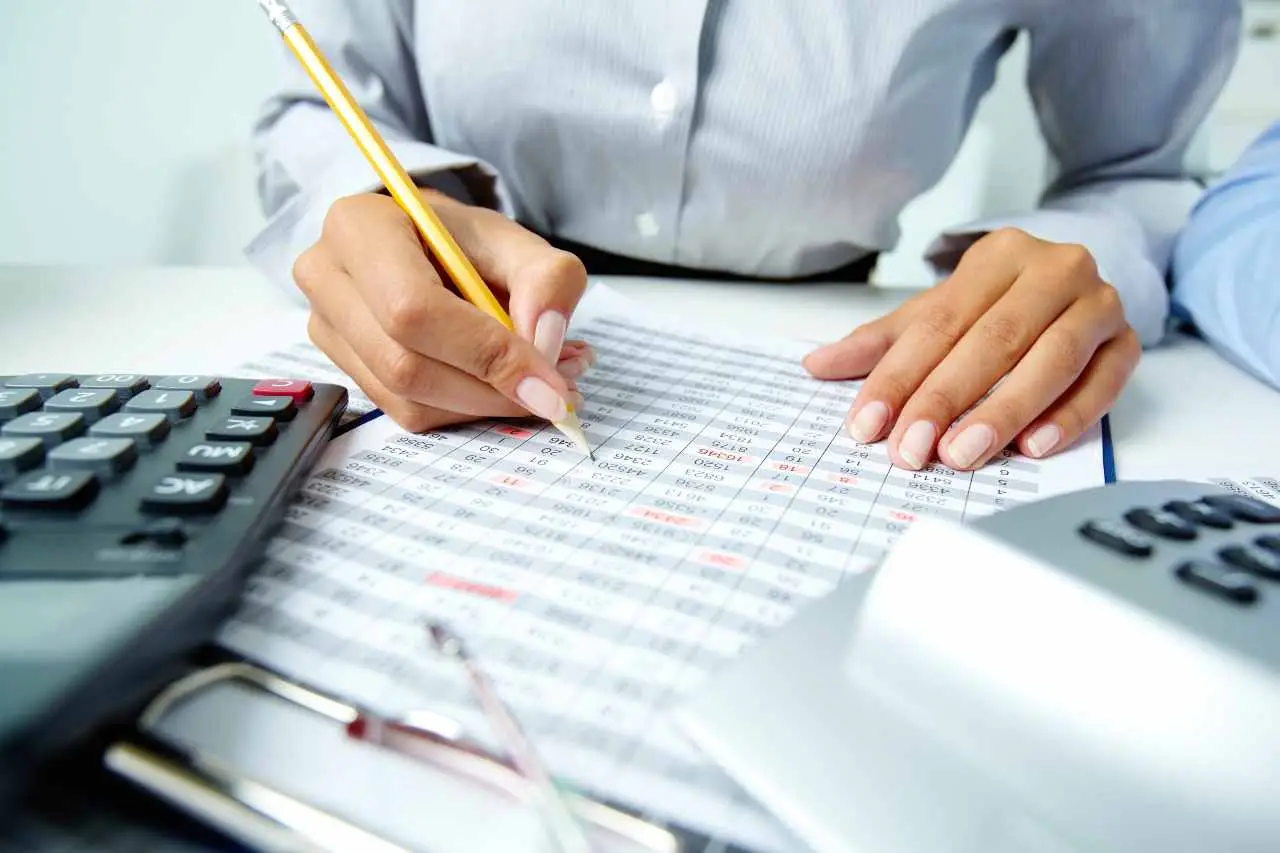 Come scegliere la specializzazione giusta in ambito contabile per aumentare le opportunità Come scegliere la specializzazione giusta in ambito contabile per aumentare le opportunità