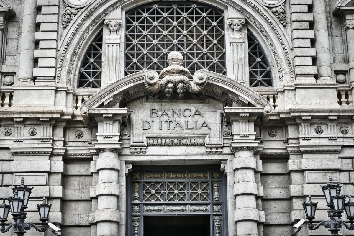 Conti bancari obbligatori: cosa cambia per i contanti e i nuovi controlli fiscali Conti bancari obbligatori: cosa cambia per i contanti e i nuovi controlli fiscali
